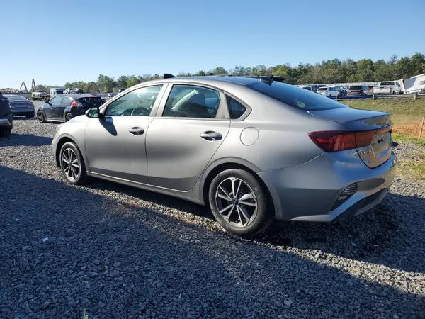 3KPF24AD5NE449654 2022 KIA FORTE - Image 2