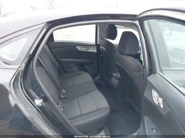 3KPF24AD5NE454949 2022 KIA FORTE - Image 8