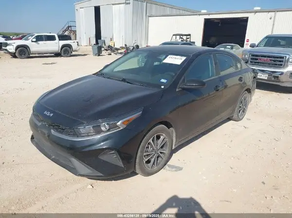 3KPF24AD5NE455874 2022 KIA FORTE - Image 2