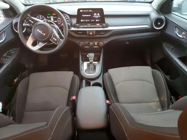 3KPF24AD5NE456247 2022 KIA FORTE - Image 8