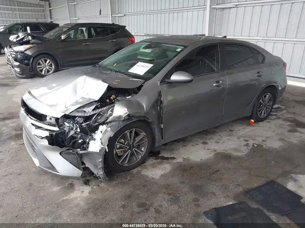 3KPF24AD5NE456524 2022 KIA FORTE - Image 2