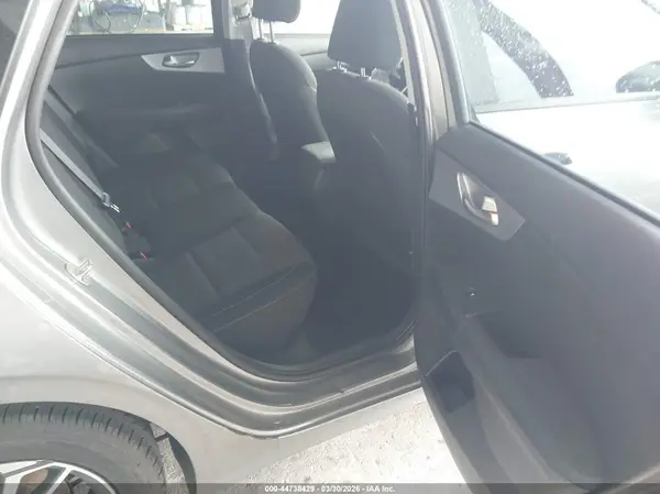 3KPF24AD5NE456524 2022 KIA FORTE - Image 8