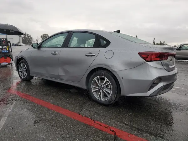 3KPF24AD5NE457690 2022 KIA FORTE - Image 2