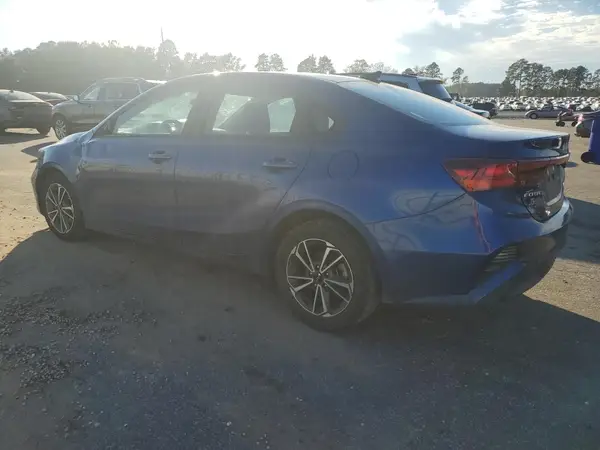 3KPF24AD5NE458032 2022 KIA FORTE - Image 2