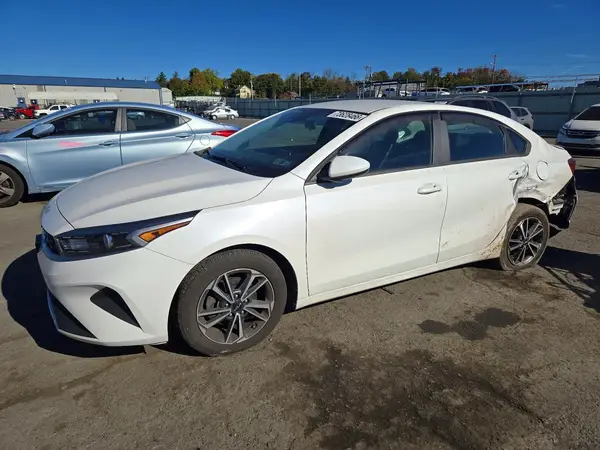 3KPF24AD5NE458371 2022 KIA FORTE - Image 1