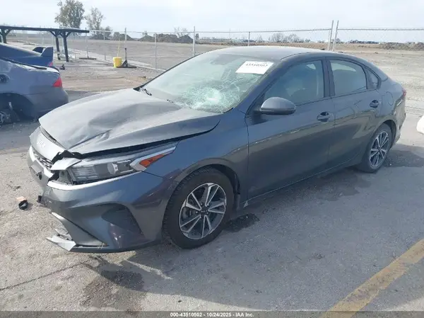 3KPF24AD5NE462176 2022 KIA FORTE - Image 2