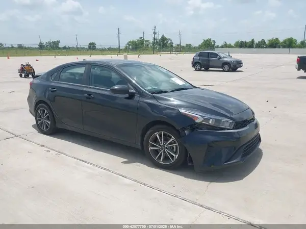 3KPF24AD5NE462940 2022 KIA FORTE - Image 1