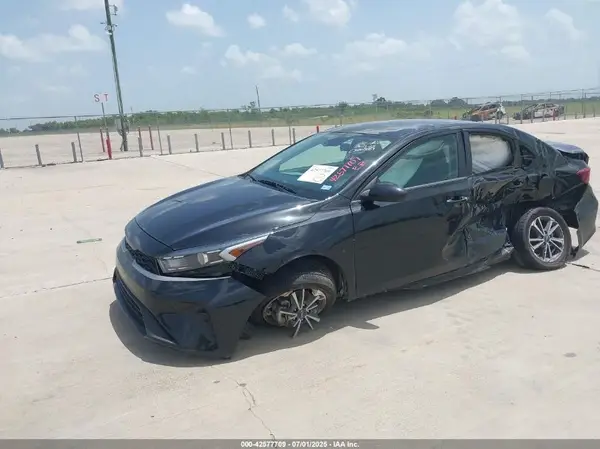 3KPF24AD5NE462940 2022 KIA FORTE - Image 2
