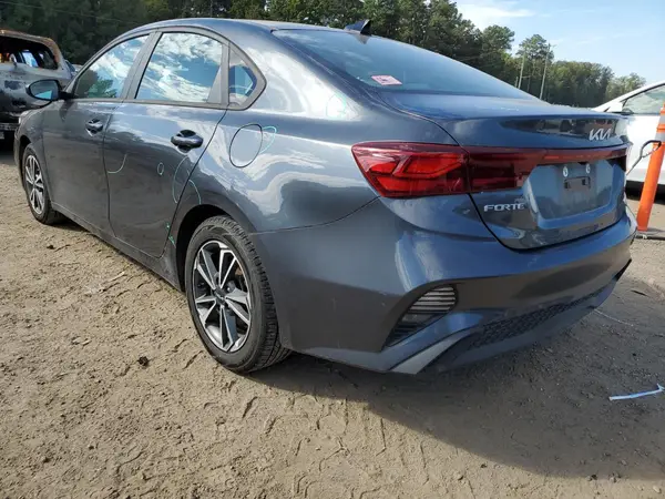 3KPF24AD5NE464722 2022 KIA FORTE - Image 2