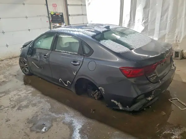 3KPF24AD5NE465899 2022 KIA FORTE - Image 2