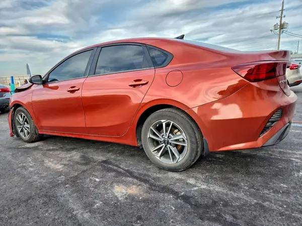 3KPF24AD5NE468138 2022 KIA FORTE - Image 2