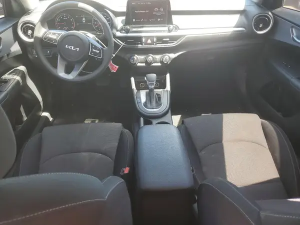 3KPF24AD5NE474232 2022 KIA FORTE - Image 8