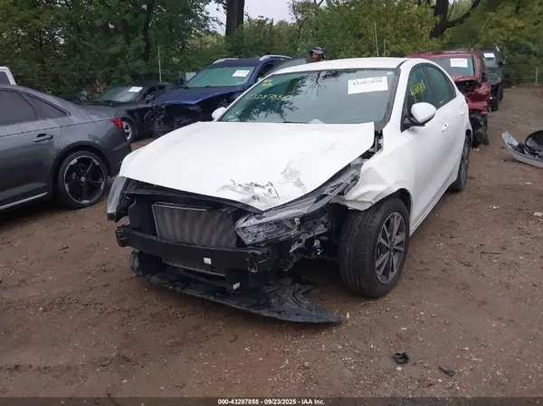 3KPF24AD5NE476305 2022 KIA FORTE - Image 2