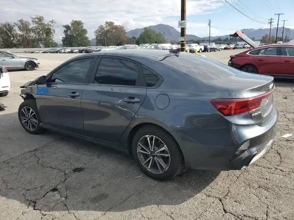 3KPF24AD5NE477986 2022 KIA FORTE - Image 2