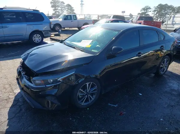 3KPF24AD5NE481584 2022 KIA FORTE - Image 2