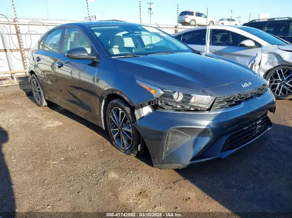 3KPF24AD5NE481925 2022 KIA FORTE - Image 1