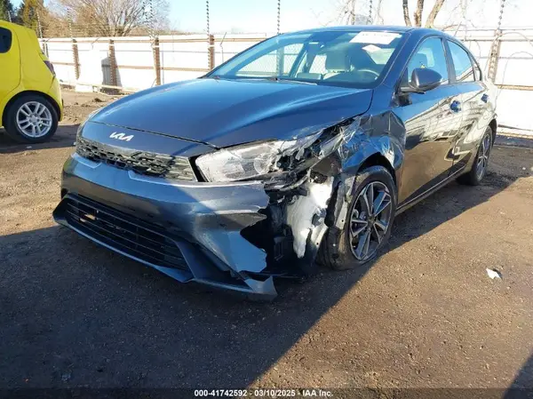 3KPF24AD5NE481925 2022 KIA FORTE - Image 2