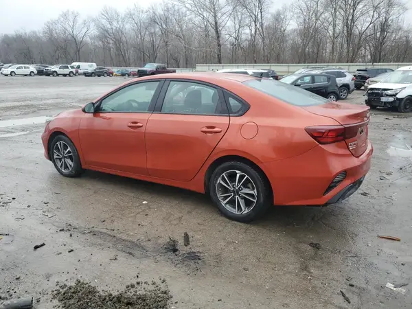 3KPF24AD5NE482573 2022 KIA FORTE - Image 2