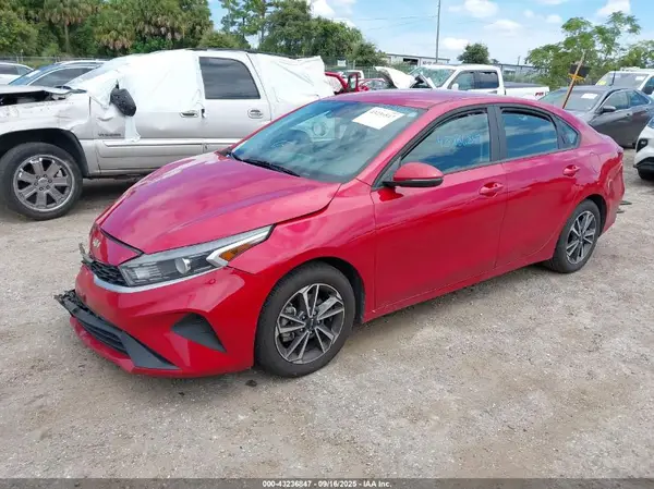 3KPF24AD5NE484114 2022 KIA FORTE - Image 2