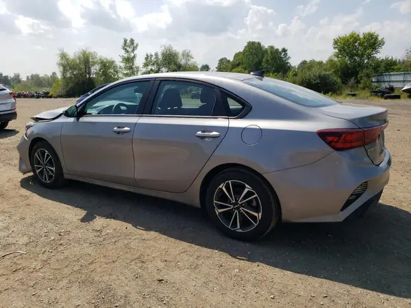 3KPF24AD5NE487918 2022 KIA FORTE - Image 2