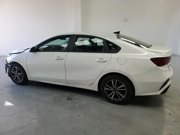 3KPF24AD5NE489331 2022 KIA FORTE - Image 2