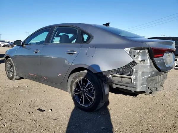 3KPF24AD5NE489734 2022 KIA FORTE - Image 2