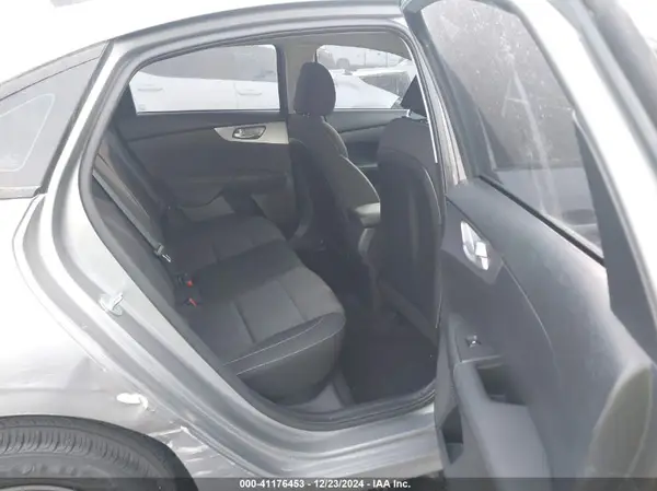3KPF24AD5NE490186 2022 KIA FORTE - Image 8