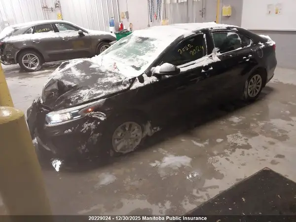 3KPF24AD5NE490463 2022 KIA FORTE - Image 2
