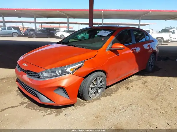 3KPF24AD5NE490527 2022 KIA FORTE - Image 2
