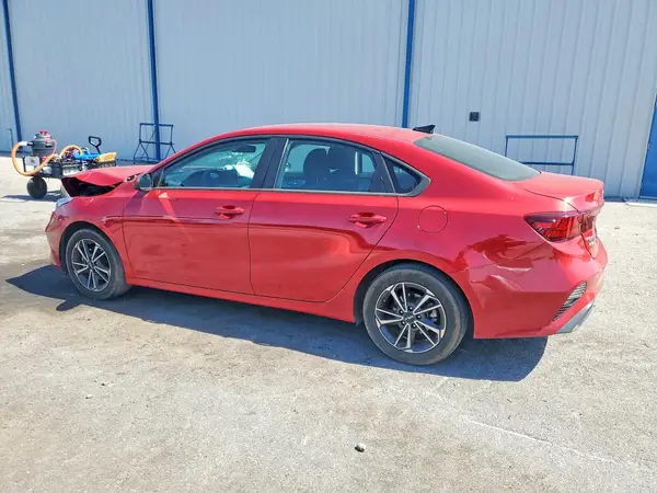 3KPF24AD5NE493556 2022 KIA FORTE - Image 2