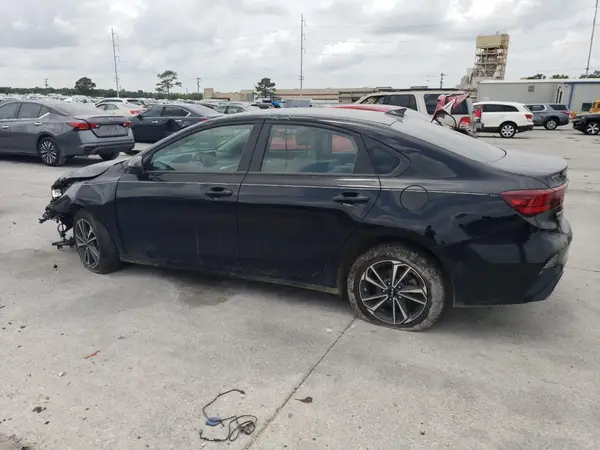 3KPF24AD5NE493878 2022 KIA FORTE - Image 2