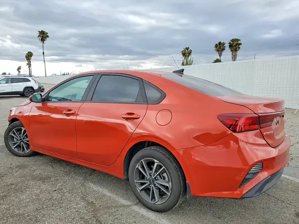 3KPF24AD5NE494173 2022 KIA FORTE - Image 2