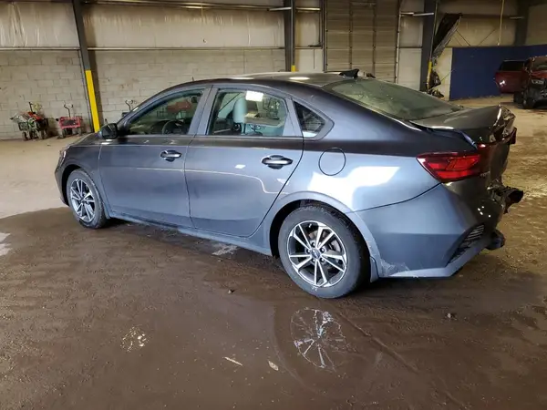 3KPF24AD5NE496263 2022 KIA FORTE - Image 2