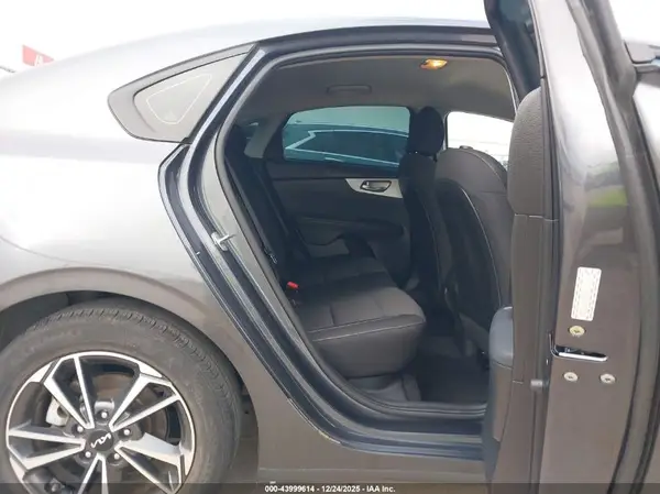 3KPF24AD5NE497588 2022 KIA FORTE - Image 8