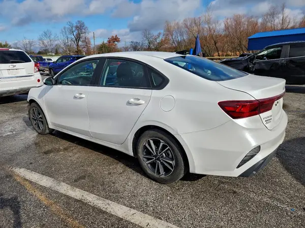 3KPF24AD5NE503325 2022 KIA FORTE - Image 2