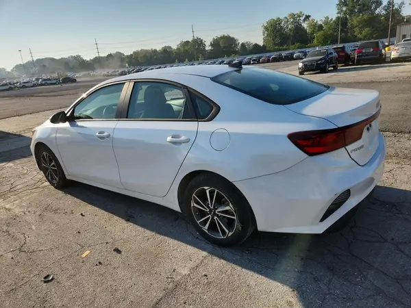 3KPF24AD5NE503888 2022 KIA FORTE - Image 2