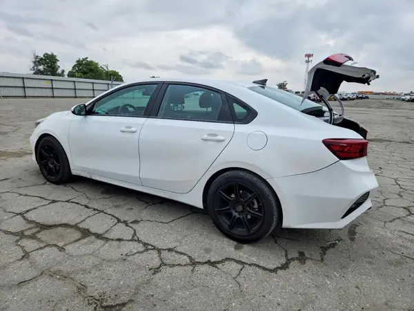 3KPF24AD5PE506440 2023 KIA FORTE - Image 2