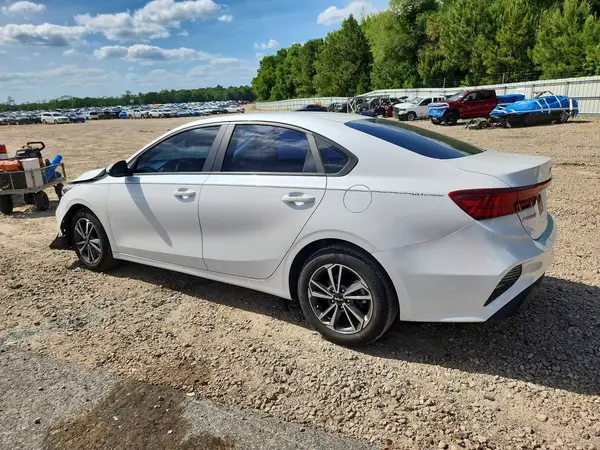 3KPF24AD5PE516482 2023 KIA FORTE - Image 2