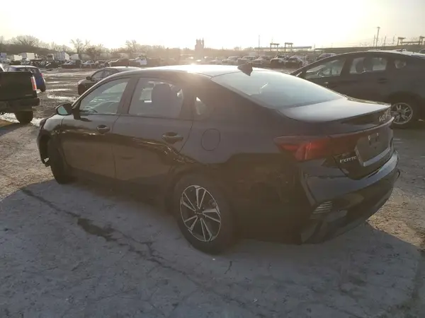 3KPF24AD5PE517597 2023 KIA FORTE - Image 2