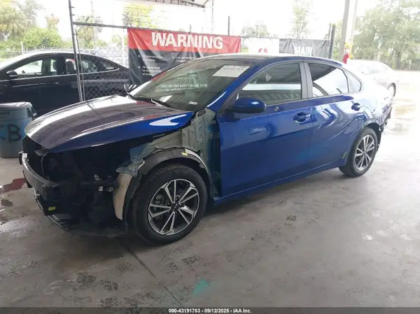3KPF24AD5PE517955 2023 KIA FORTE - Image 2