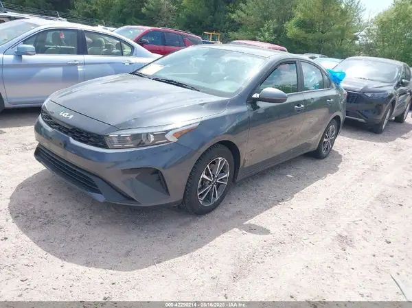 3KPF24AD5PE518541 2023 KIA FORTE - Image 2