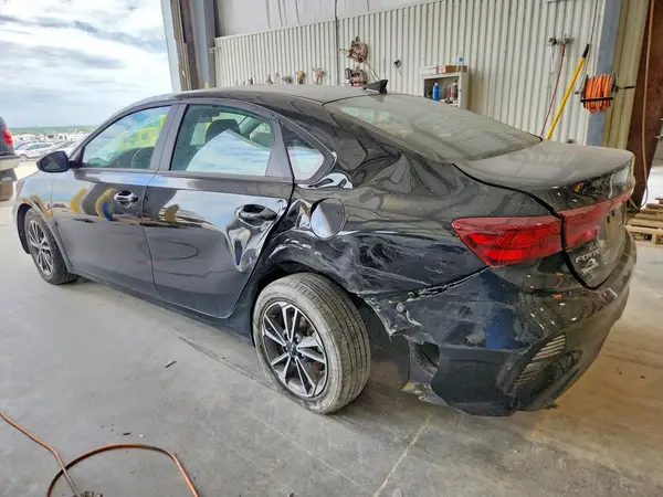 3KPF24AD5PE519186 2023 KIA FORTE - Image 2