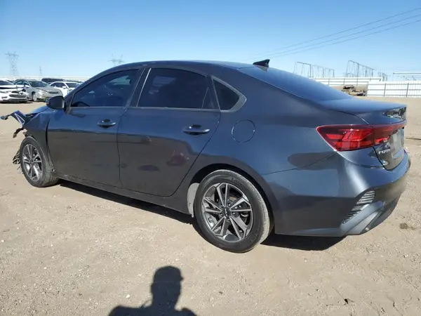 3KPF24AD5PE519916 2023 KIA FORTE - Image 2