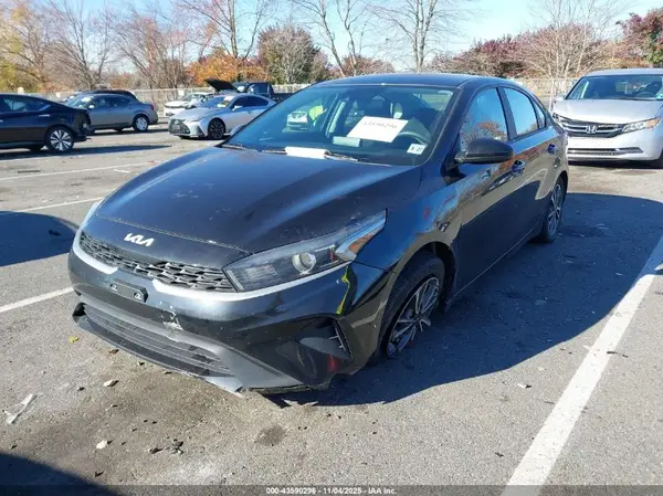 3KPF24AD5PE520211 2023 KIA FORTE - Image 2