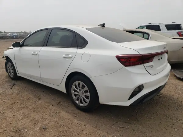 3KPF24AD5PE520550 2023 KIA FORTE - Image 2