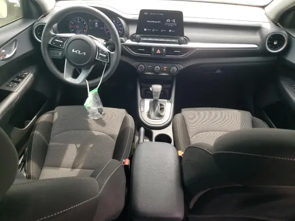 3KPF24AD5PE520550 2023 KIA FORTE - Image 8