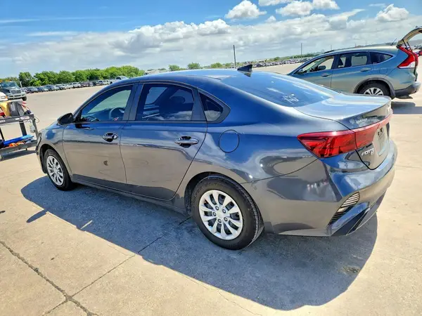 3KPF24AD5PE520614 2023 KIA FORTE - Image 2