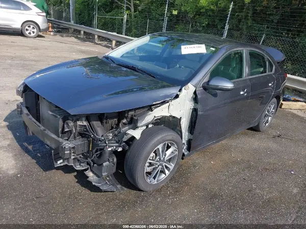 3KPF24AD5PE522525 2023 KIA FORTE - Image 2