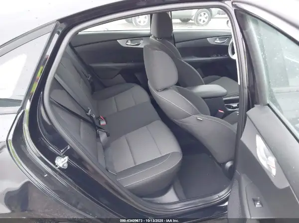 3KPF24AD5PE523030 2023 KIA FORTE - Image 8