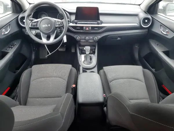 3KPF24AD5PE526283 2023 KIA FORTE - Image 8